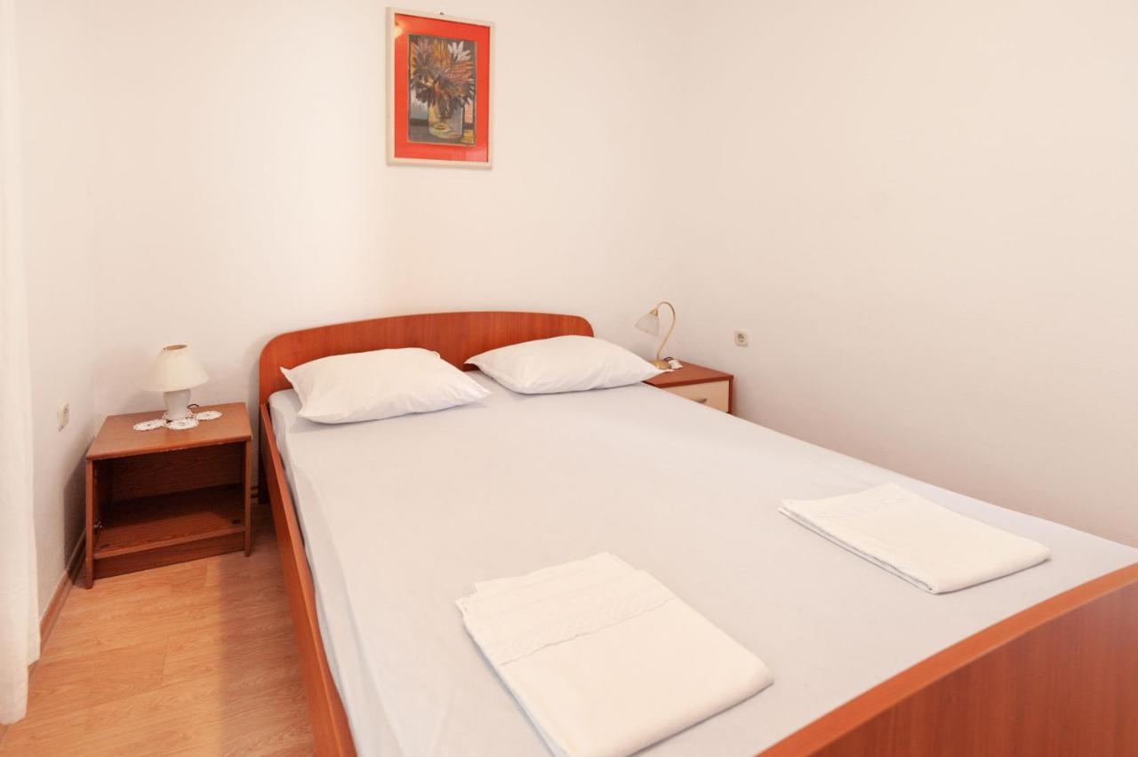Apartments Antonija โอมิช ภายนอก รูปภาพ